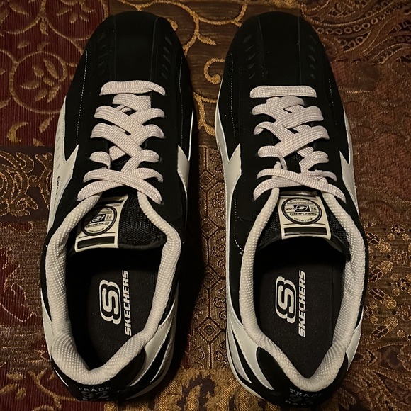 Skechers Leather Lifestyle Hybrid Sneaker - Picture 4 of 7